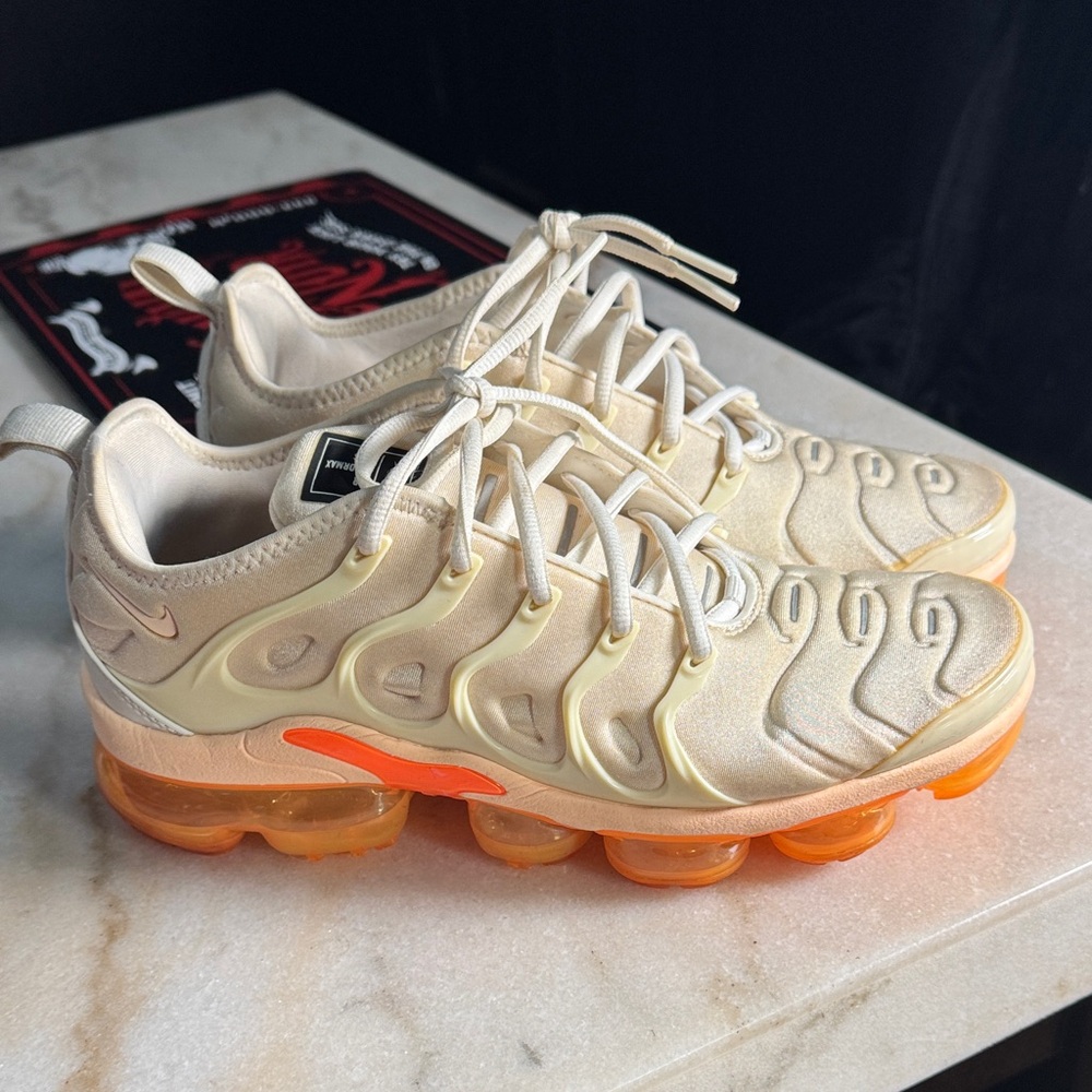 Womens 9 vapormax nike